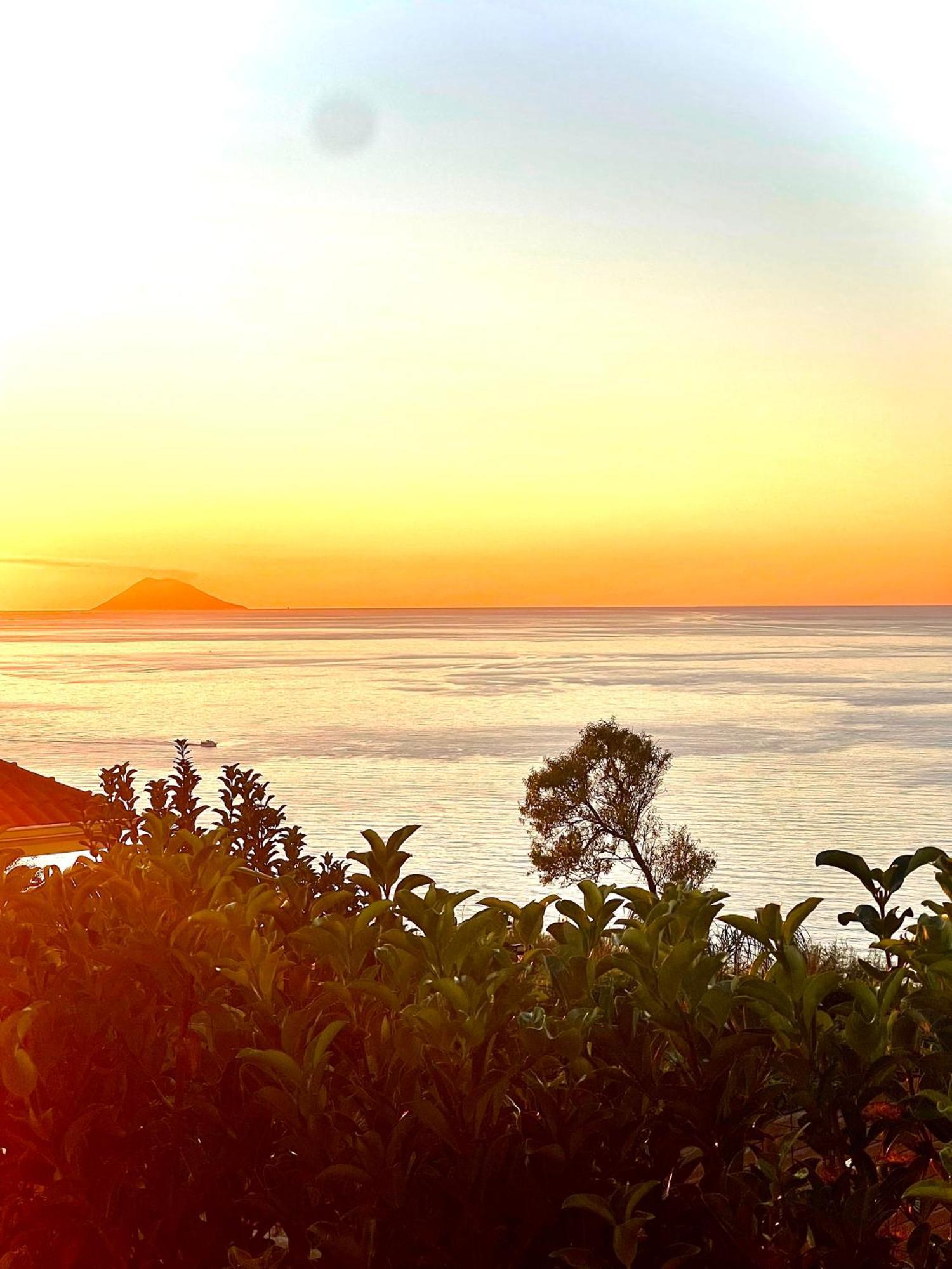 Villa Sofia *Luxury Experience In Calabria Дзамброне Екстериор снимка